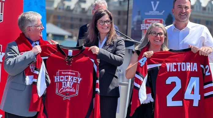 Puck drops on official countdown to Scotiabank Hockey Day in Canada in Victoria